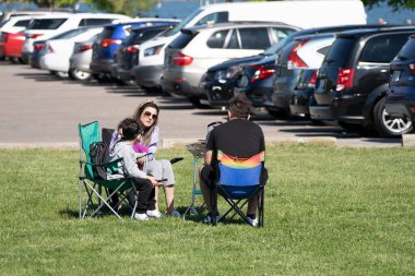 Harrison Township, Michigan, ABD - 31 Mayıs 2020: Covid-19 Corona Virüsü sırasında Michigan Metro Parkı etkinliği.