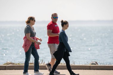 Harrison Township, Michigan, ABD - 08 Nisan 2020: Covid-19 Corona Virüsü sırasında Michigan Metro Parkı etkinliği.