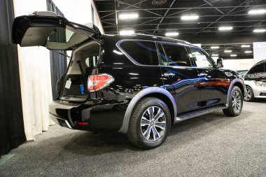 Toledo, Ohio, ABD - 02.07.2020: Büyük Toledo Otomobil Fuarı 2020, The Blade tarafından sunuldu, en yeni araç modelleri ve otomotiv teknolojisinde son gelişmeler.