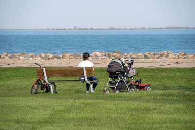 ABD, 1 Mayıs 2020, Covid 19 Corona Virüsü sırasında Michigan Metro Parkı etkinliği. 