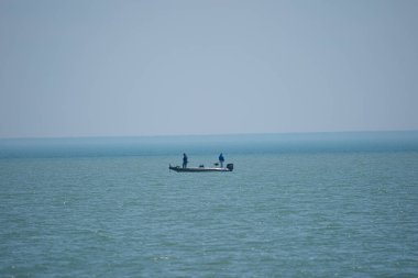 Harrison Township, Michigan, ABD - 28 Nisan 2020: Covid-19 Corona Virüsü sırasında Michigan Metro Parkı etkinliği.