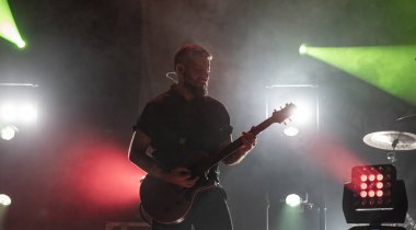 Detroit, Michigan, ABD - 11.09.2018: Silverstein özel konuk Hawthorne Heights ile Majestic Theater 'da canlı performans sergiliyor.