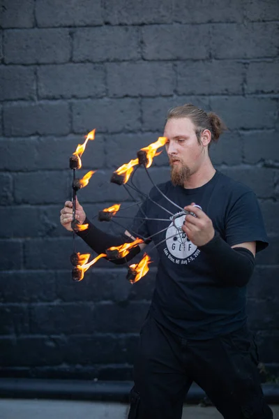 Detroit Michigan Usa 2019 Fire Performer Övar Sin Rutin — Stockfoto