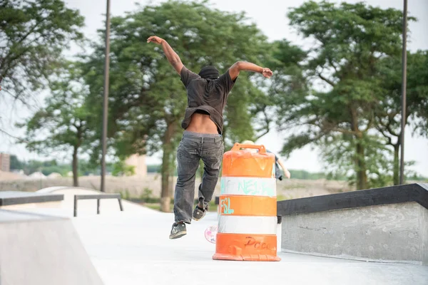 Detroit Michigan Usa 2019 Skaters Practicing Tricks Sunny Day Detroit — Stock Photo, Image