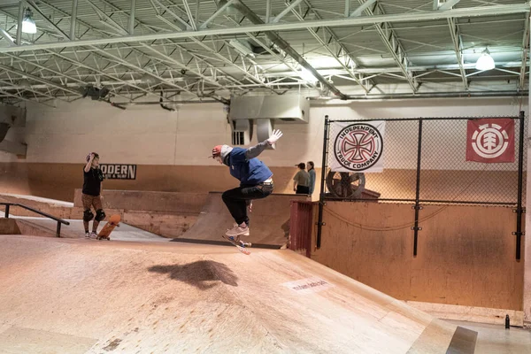 Royal Oak Michigan Patinadores Practicando Sus Trucos Modern Skate Park —  Fotos de Stock
