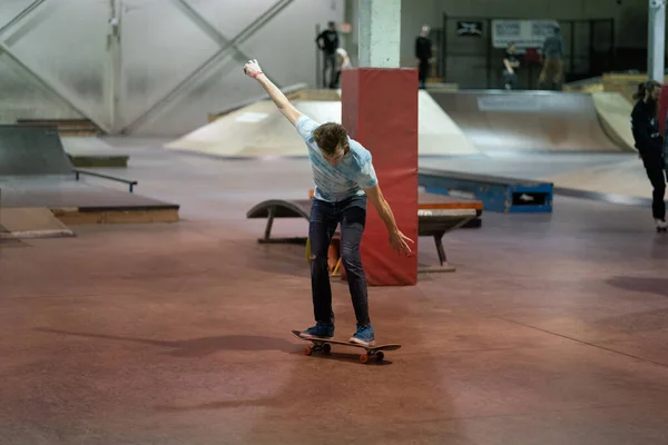 Detroit Michigan Usa 2019 Pattinatori Linea Skate Boarders Praticano Loro — Foto Stock