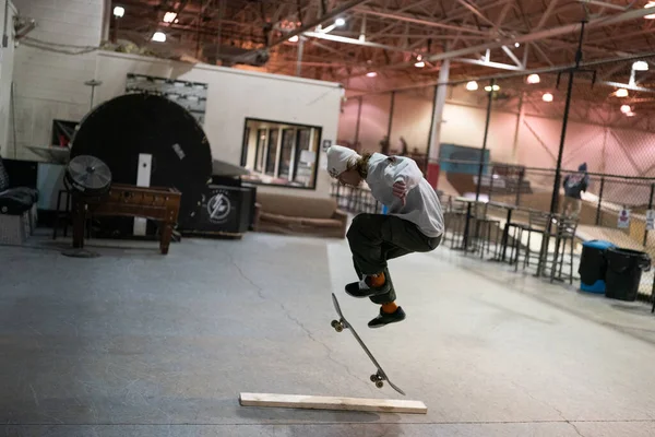 Royal Oak Michigan Usa 2019 Skaters Bikers Practice Tricks Indoor — Stock Photo, Image