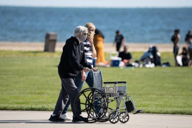 Harrison Township, Michigan, ABD - 31 Mayıs 2020: Covid-19 Corona Virüsü sırasında Michigan Metro Parkı etkinliği.