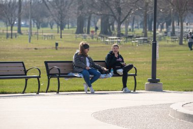 Harrison Township, Michigan / ABD - 19 Nisan 2020: Corona Virüsü sırasında Michigan Metro Parkı etkinliği.