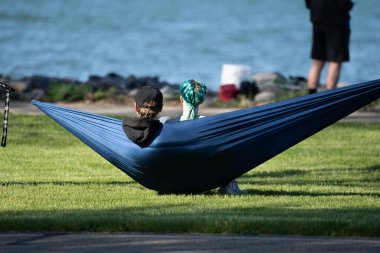 Harrison Township, Michigan, ABD - 31 Mayıs 2020: Covid-19 Corona Virüsü sırasında Michigan Metro Parkı etkinliği.