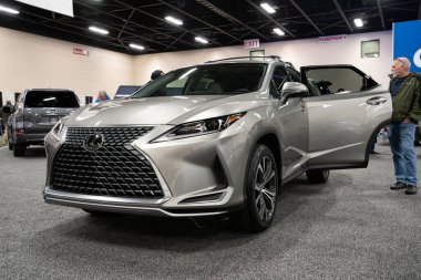 Toledo, Ohio, ABD - 02.07.2020: Büyük Toledo Otomobil Fuarı 2020, The Blade tarafından sunuldu, en yeni araç modelleri ve otomotiv teknolojisinde son gelişmeler.