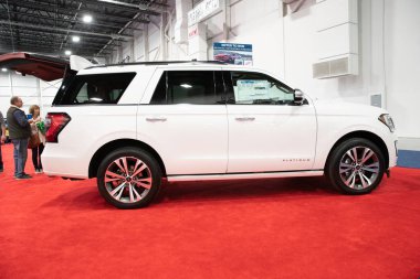 Novi, Michigan, ABD - 01.04.2020: Güneydoğu Michigan Otomobil Fuarı ve 2020 otomobil ve kamyonun tamamı.