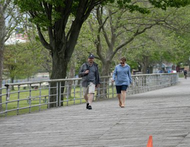 Harrison Township, Michigan / USA - 06.01.2020: Corona Virüsü sırasında Michigan Metro Parkı etkinliği.