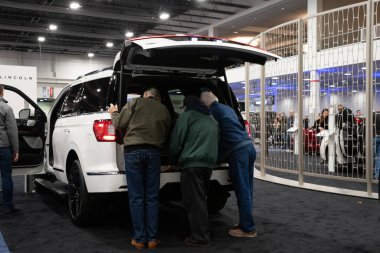 Novi, Michigan, ABD - 01.04.2020: Güneydoğu Michigan Otomobil Fuarı ve 2020 otomobil ve kamyonun tamamı.