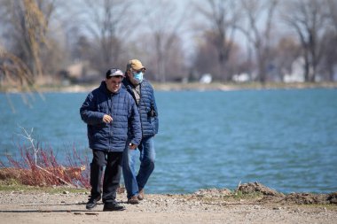 Harrison Township, Michigan / ABD - 19 Nisan 2020: Corona Virüsü sırasında Michigan Metro Parkı etkinliği.