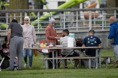 Harrison Township, Michigan, ABD - 30 Mayıs 2020: Covid-19 sırasında Michigan Metro Parkı etkinliği, Corona Virüsü.