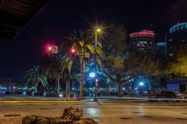 Barselona şehrinin gece manzarası