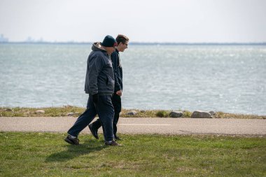 Harrison Township, Michigan, ABD - 26 Nisan 2020: Covid-19 Corona Virüsü sırasında Michigan Metro Parkı etkinliği.