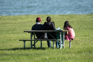 Harrison Township, Michigan, ABD - 15 Mayıs 2020: Covid-19 Corona Virüsü sırasında Michigan Metro Parkı etkinliği.
