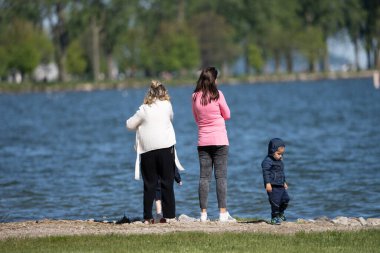 Harrison Township, Michigan, ABD - 31 Mayıs 2020: Covid-19 Corona Virüsü sırasında Michigan Metro Parkı etkinliği.