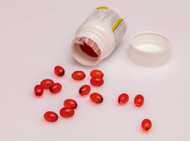 İlaçlar ve kapsüller su topladı.