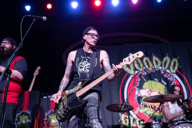 Detroit, Michigan / USA - 11.30.2019: Voodoo Glow Skulls Detroit Majestic Theater 'da Papaz Horton Heat için özel konuk olarak canlı performans sergiliyor