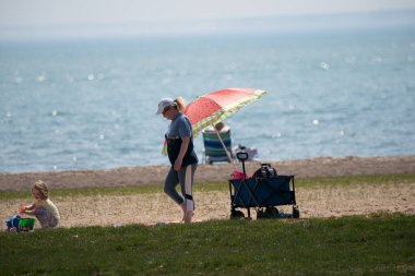 Harrison Township, Michigan, ABD - 28 Nisan 2020: Covid-19 Corona Virüsü sırasında Michigan Metro Parkı etkinliği.
