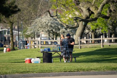 Corona Virüsü Covid 19 salgını sırasında Michigan Metro Park etkinliği.