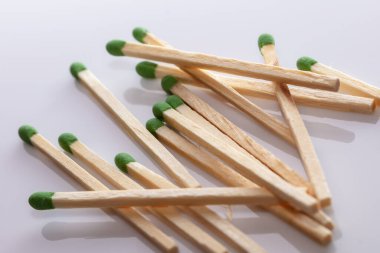 Kibrit çöpleri ateşe hazır.