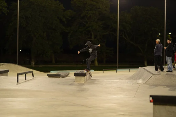 Detroit Michigan Usa 2019 Skaters Practice Tricks Skateboard Park Dark — Stock Photo, Image