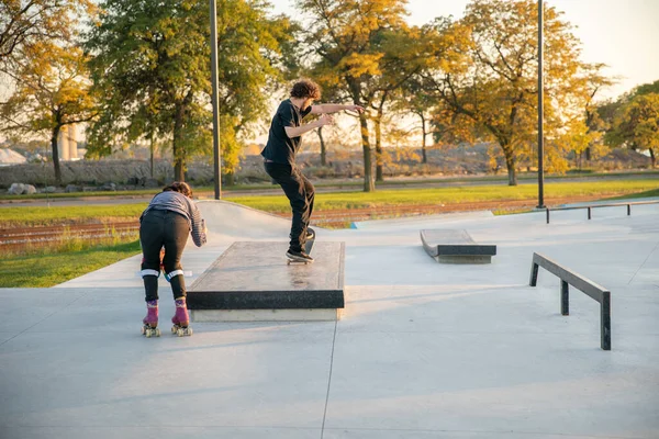 Detroit Michigan Usa 2019 Skaters Bikers Having Fun Practicing Skate — Stock Photo, Image