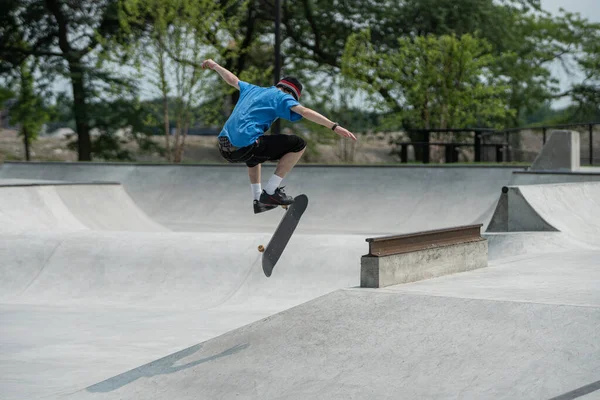 Detroit Michigan Usa 2019 Skateboardisté Procvičují Své Dovednosti Slunečného Dne — Stock fotografie