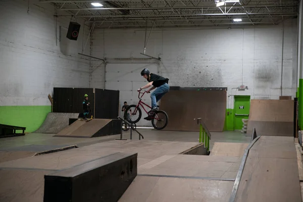 Royal Oak Michigan Usa Young Teenagers Bikers Skaters Practice Tricks — Stock Photo, Image