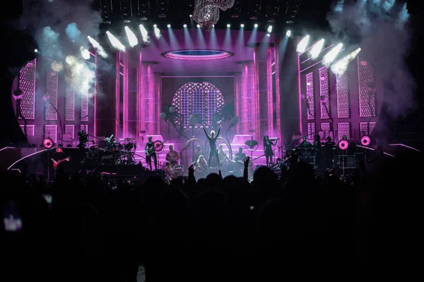 美国密歇根底特律 2019 粉红在底特律小凯撒竞技场与特邀嘉宾Julia Michaels现场表演 — 图库照片