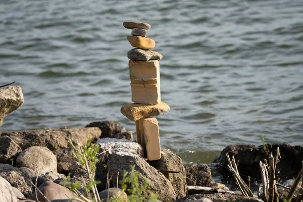 Steinpyramide Strand — Stockfoto