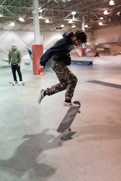 Royal Oak Michigan Usa Februari 2020 Motorrijders Skaters Oefenen Trucs — Stockfoto