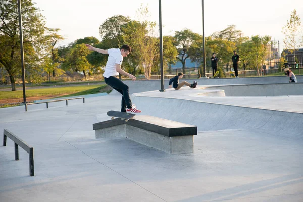 Detroit Michigan Usa 2019 Skater Und Biker Üben Tricks Der — Stockfoto