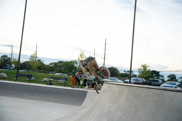 Detroit Michigan Usa 2019 Skater Und Biker Üben Tricks Der — Stockfoto