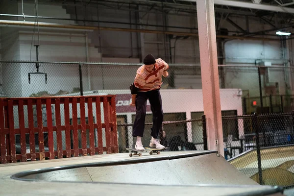 Detroit Michigan Usa 2019 Inline Bruslaři Skateboardisté Nacvičují Své Triky — Stock fotografie