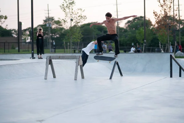 Detroit Michigan Usa 2019 Skaters Performing Tricks Skate Park Детройті — стокове фото