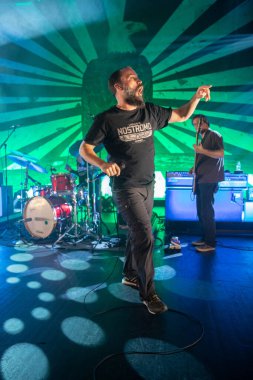 Detroit, Michigan, ABD - 10.20.2018: Clutch özel konuk Sevendust ve açılış grubu Tyler Bryant ve the Shakedown ile Detroit Fillmore 'da canlı performans sergiliyor