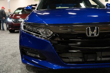 Toledo, Ohio, ABD - 02.07.2020: Büyük Toledo Otomobil Fuarı 2020, The Blade tarafından sunuldu, en yeni araç modelleri ve otomotiv teknolojisinde son gelişmeler.