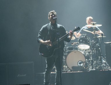 Detroit, Michigan, ABD - 11.04.2018: Third Eye Blind Sound Board Theater 'da canlı performans sergiliyor.