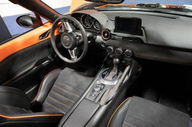 Novi, Michigan, ABD - 01.04.2020: Güneydoğu Michigan Otomobil Fuarı ve 2020 otomobil ve kamyonun tamamı.
