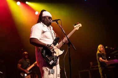 Orlando, Florida, ABD - 09.01.2018: Trae Pierce ve Rahibe Hazel 'ın T Stones açılışı Orlando, Florida' daki House of Blues 'da canlı performans sergiledi.