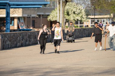 Corona Virüsü Covid 19 salgını sırasında Michigan Metro Park etkinliği.