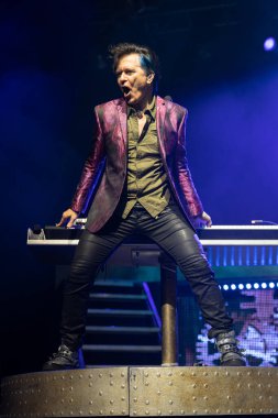 Detroit, Michigan / USA - 08-08-2019: Styx Motor City Kumarhanesinde canlı performans sergiliyor