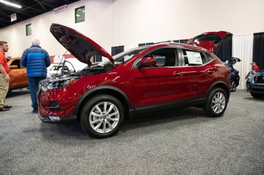 Toledo, Ohio, ABD - 02.07.2020: Büyük Toledo Otomobil Fuarı 2020, The Blade tarafından sunuldu, en yeni araç modelleri ve otomotiv teknolojisinde son gelişmeler.