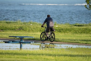 Corona Virüsü Covid 19 salgını sırasında Michigan Metro Park etkinliği.