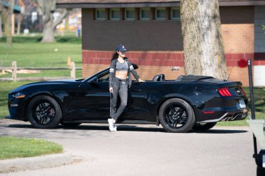 ABD, 1 Mayıs 2020, Covid 19 Corona Virüsü sırasında Michigan Metro Parkı etkinliği. 